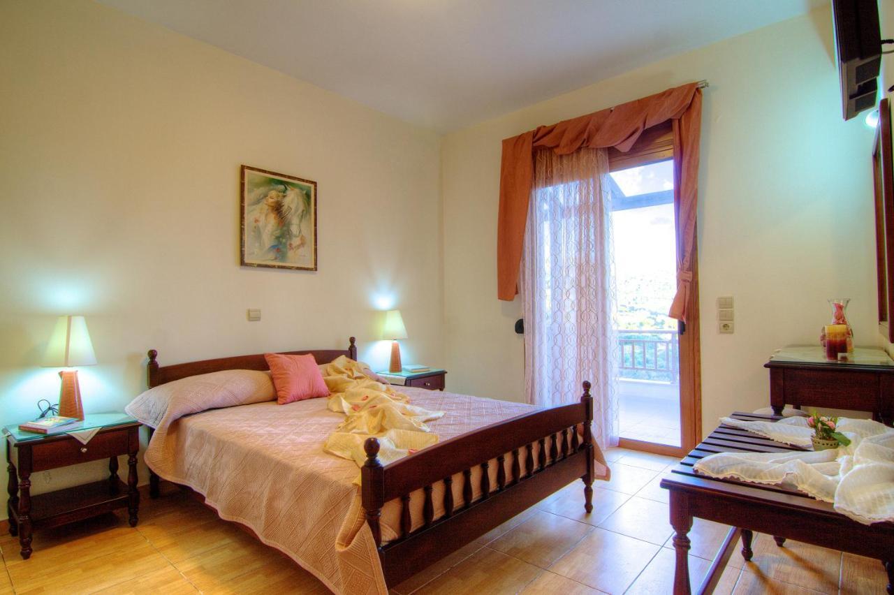Triopetra Luxury Villas Fournou Lago Habitación foto